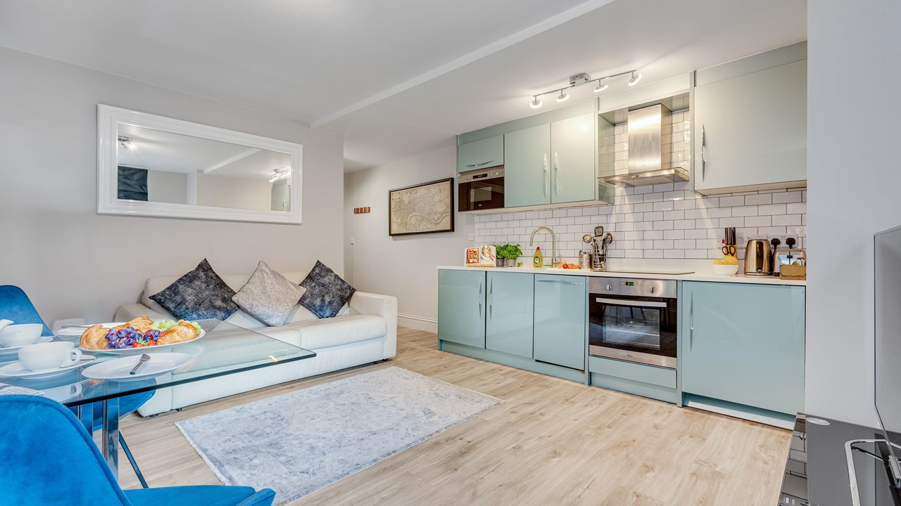 Studio Apartment 811