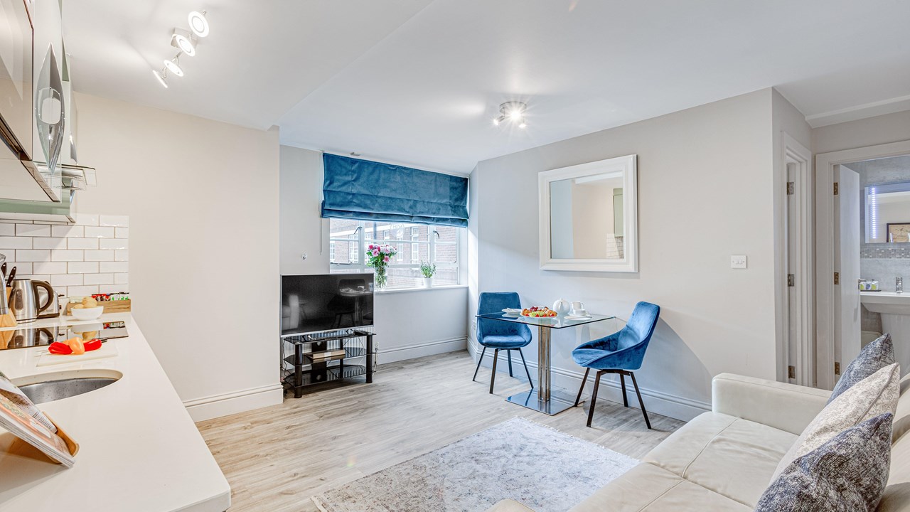 Studio Apartment 811