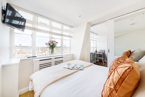 ONE BEDROOM APARTMENT 820