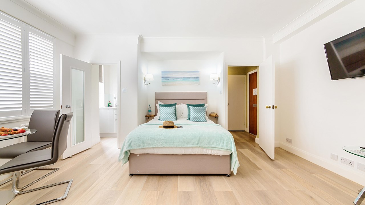 ONE BEDROOM APARTMENT 025