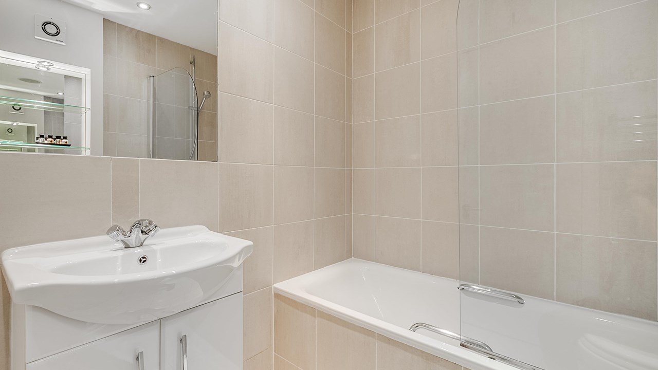 ONE BEDROOM APARTMENT 029