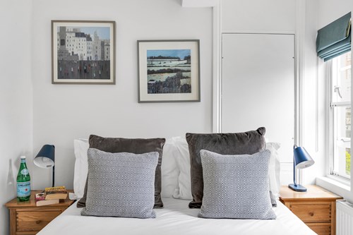 ONE BEDROOM APARTMENT 032