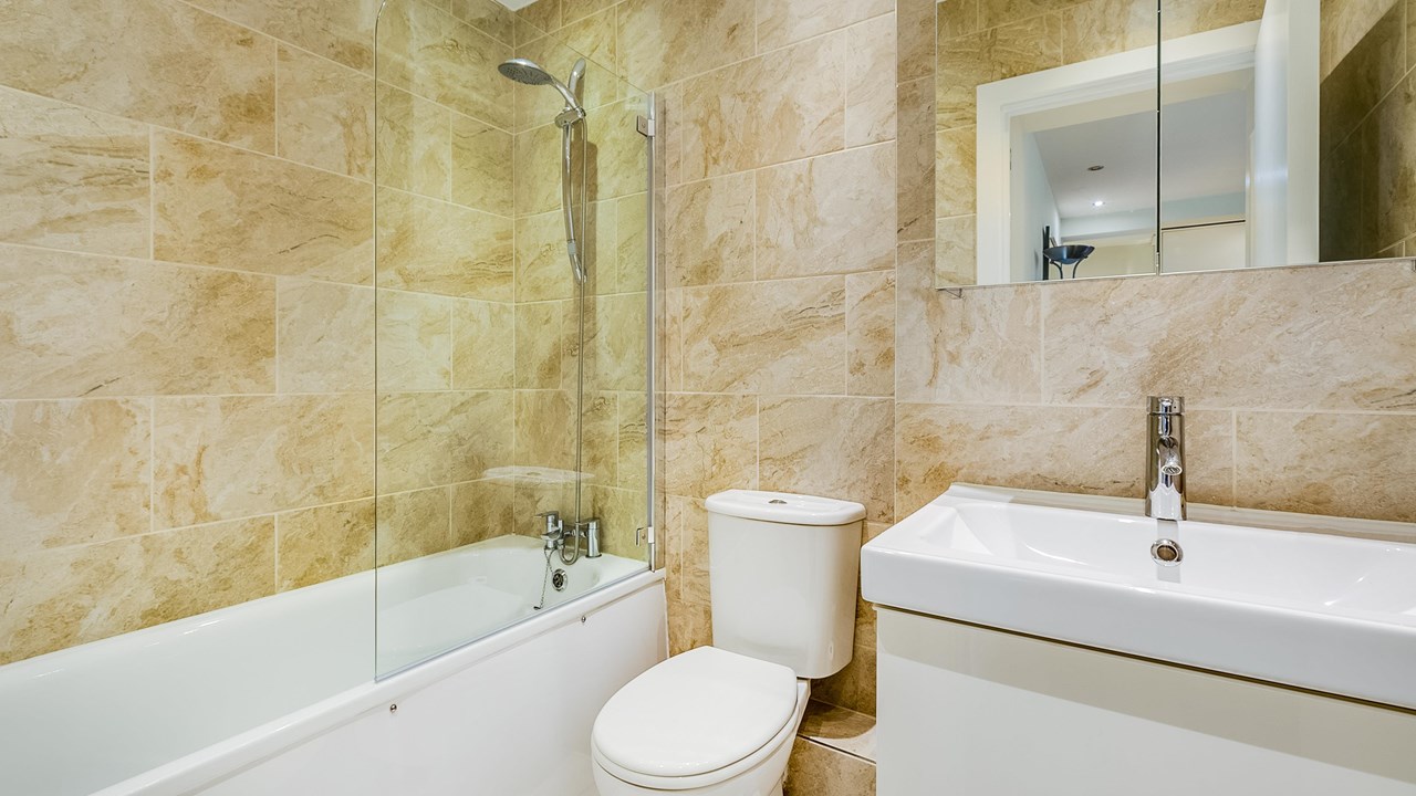 523 – One Bed Superior